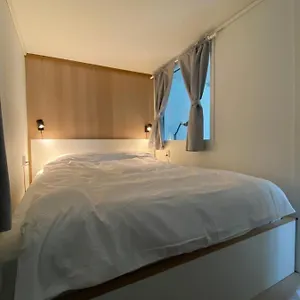  Appartamento Entire Renovated From 1780 With Kitchen, Bath, Bedroom, And Living In Skuteviken